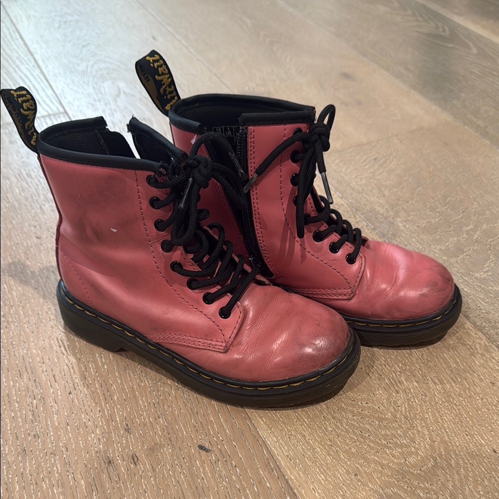 Dr. Martens Pink Leather Girls Boots size 1 EUR 32